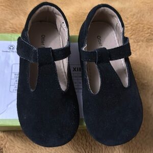 Otter MOMO | Black T-Strap Mary Jane Flats Size 7